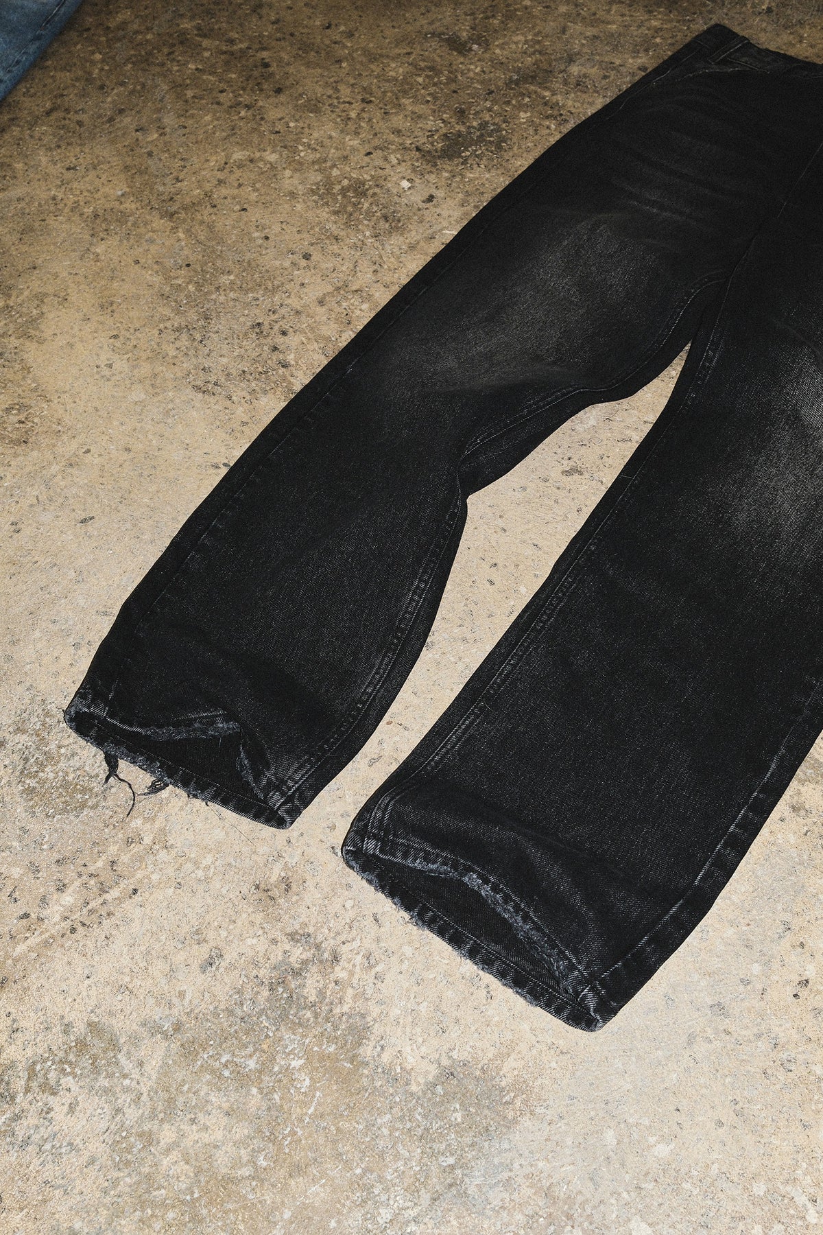 Straight Denim - Black Wash