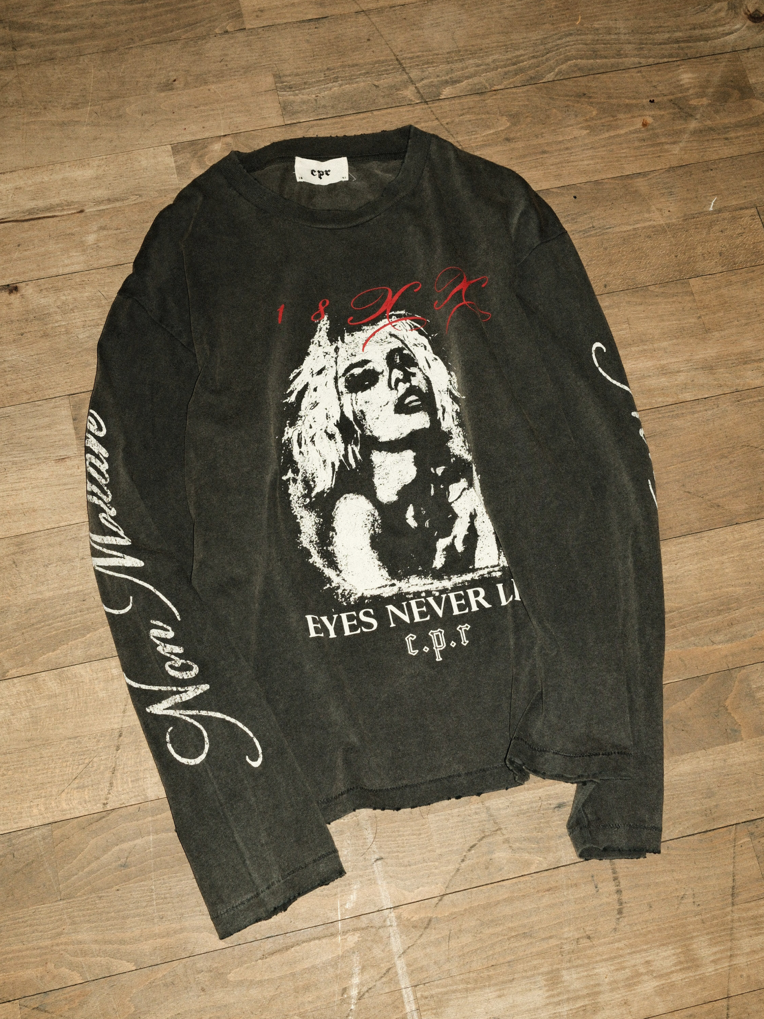 Eyes Never Lie Long sleeve - Washed Grey